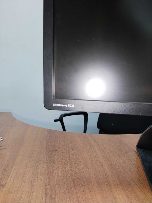 Продается монитор HP E321
