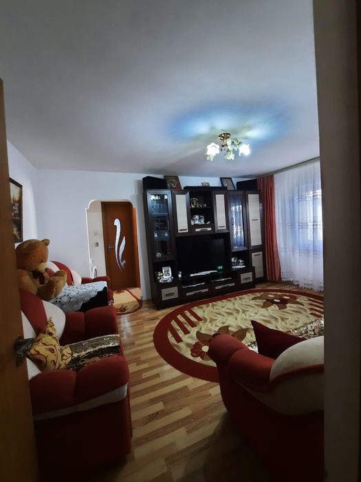 Apartament 2 camere semidecomandat – Moinești, jud. Bacău