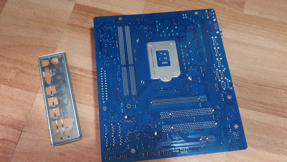 Placa de baza Gigabyte GA-H55M-S2 + procesor Intel i3-540 + 4 GB RAM DDR3