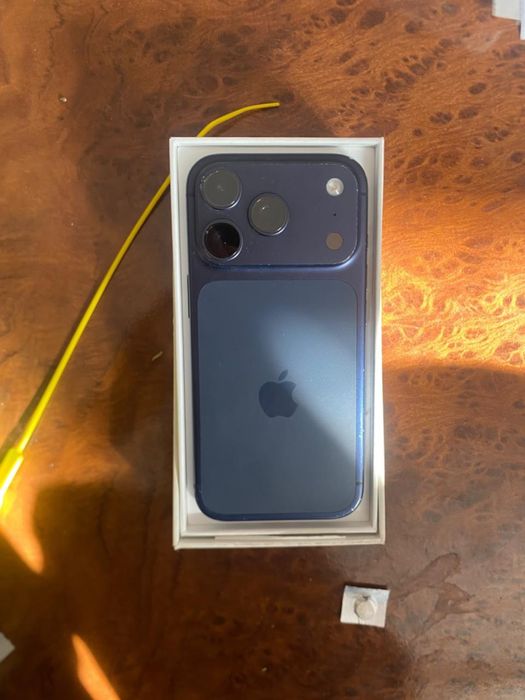 IPhone 17 Pro Deep Blue