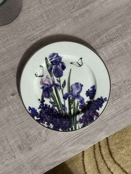 Тарелка керамическая Floral, с цветочным рисунком