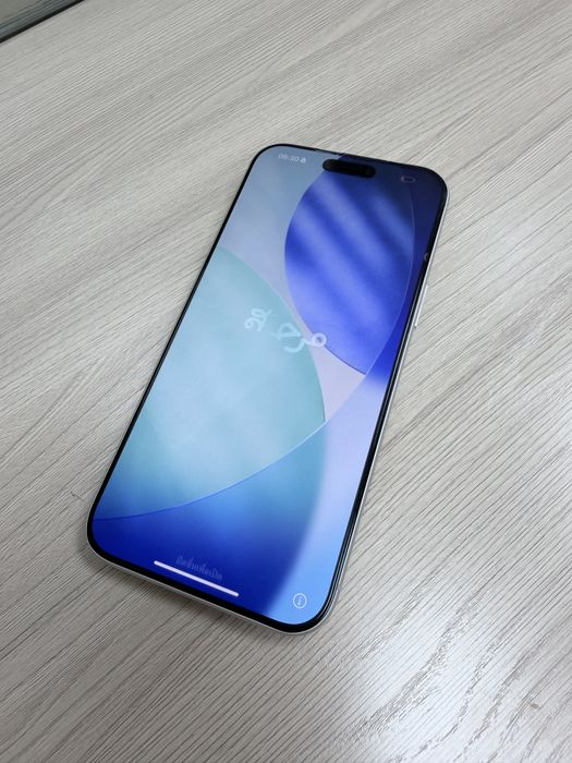 Продаю Айфон 17 pro max