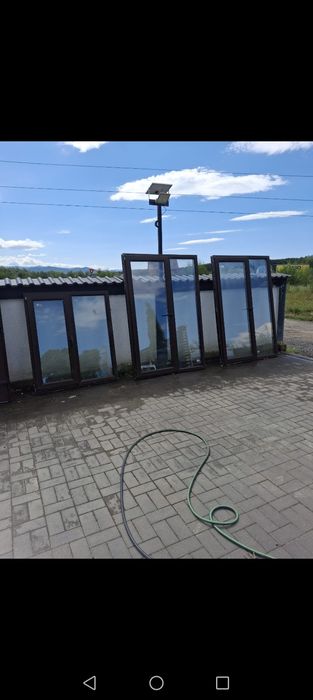 Vând geamuri în stare