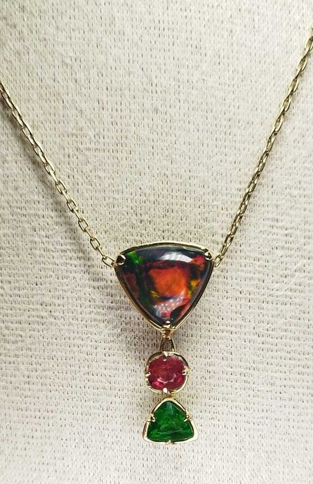 Black Opal Pendant – реверсивен медальон с невероятен черен опал!