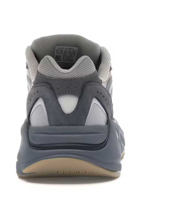 Adidas Yeezy Boost 700 V2