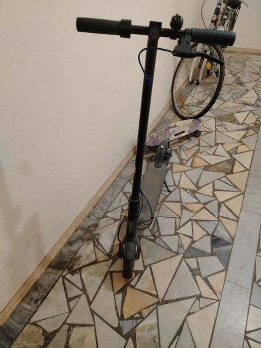 Xiaomi Mi Electric Scooter