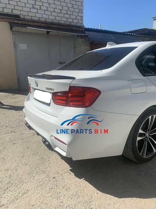 Eleron Lip Codita Portbagaj BMW Seria 3 F30 Model M4 Negru Lucios