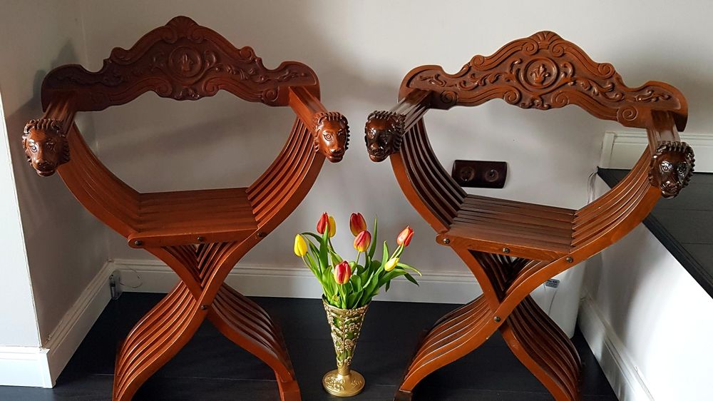 Scaune vechi ,,Savonarola" din lemn masiv