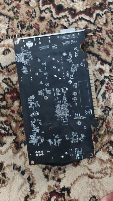 Видеокарта GTX 1050 2gb
