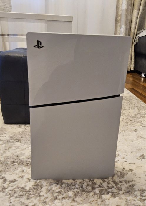 (OFERTA) Consola PlayStation 5 (PS5) Slim 1TB, cu Disc - Impecabila / 1 sau 2 Manete