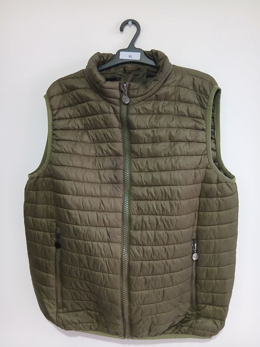 Vesta matlasata unisex mar XL sau 48-50 stare perfecta, putin purtata