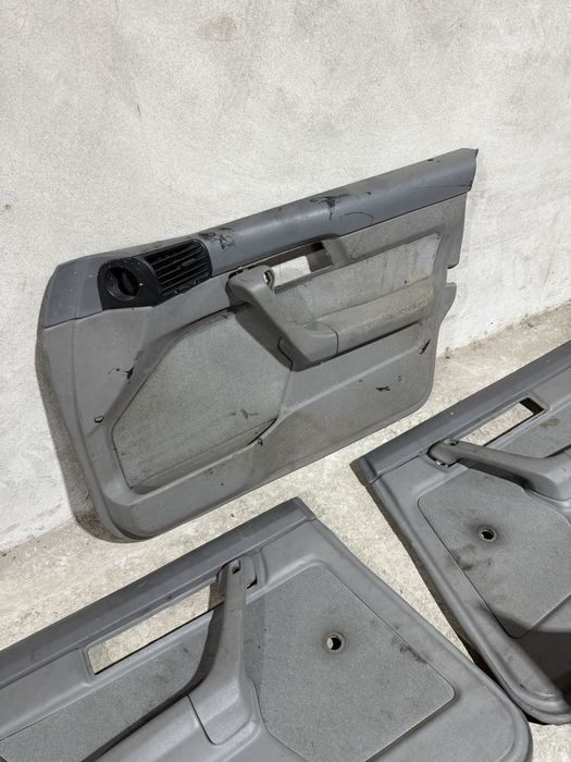 Велюр обшивки 3шт на BMW e34