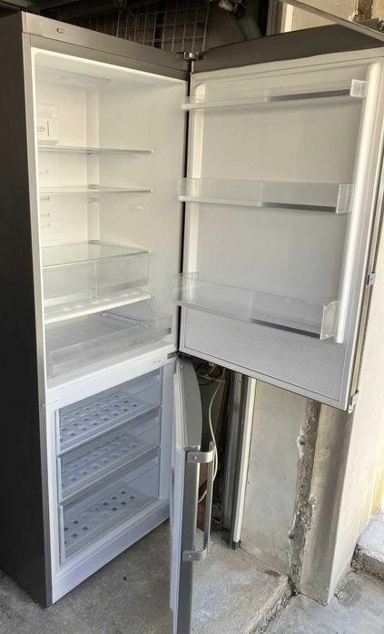 Хладилник с фризер SMEG / Цвят Неръждаема стомана