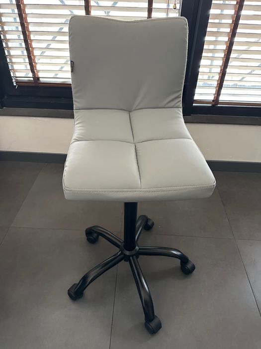 Висок стол на колелца с 24м гаранция и безплатна доставка