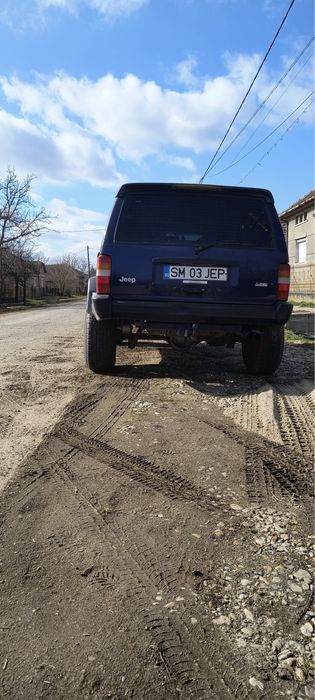 Jeep cherooke 2,5 xj(nu pajero suzuki toyota patrol )