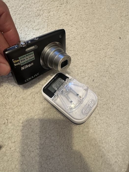 Nikon coolpix s2600 cu data si ora pe poza