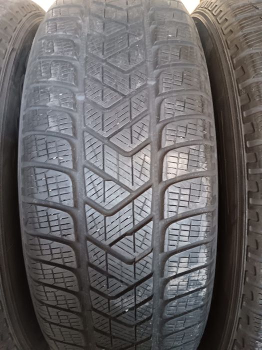 Set 4 anvelope iarna 215/65/17  Pirelli dot 2022
