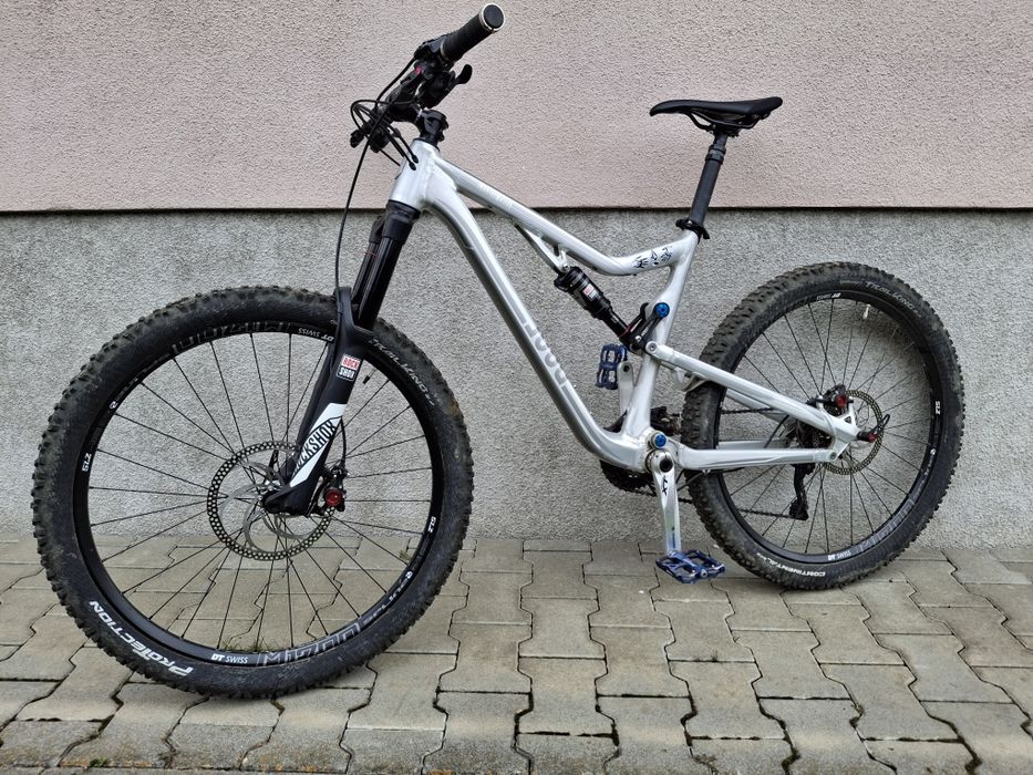 Bicicleta full suspension bixs 27,5