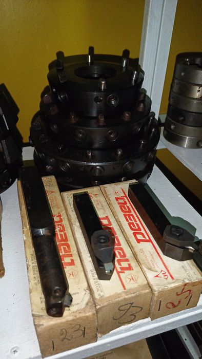 Токарные фрезерные инструменты