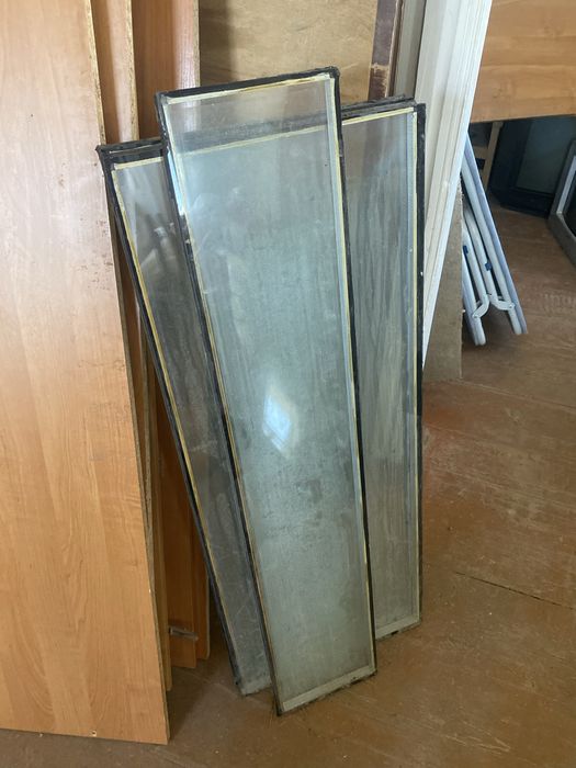 Отдам стекло даром