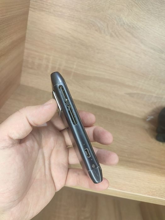 Телефон Nokia N8