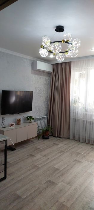 Продам квартиру евротрешку 70 м кв