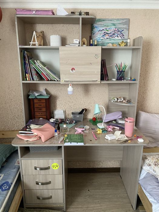 Письменный стол парта для учебы детский стол