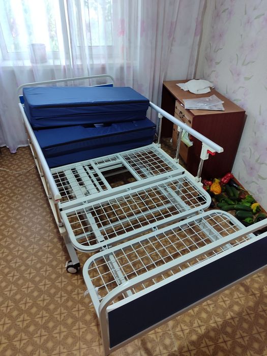 Медицинская кровать
