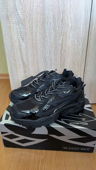 Off-white ow be right back