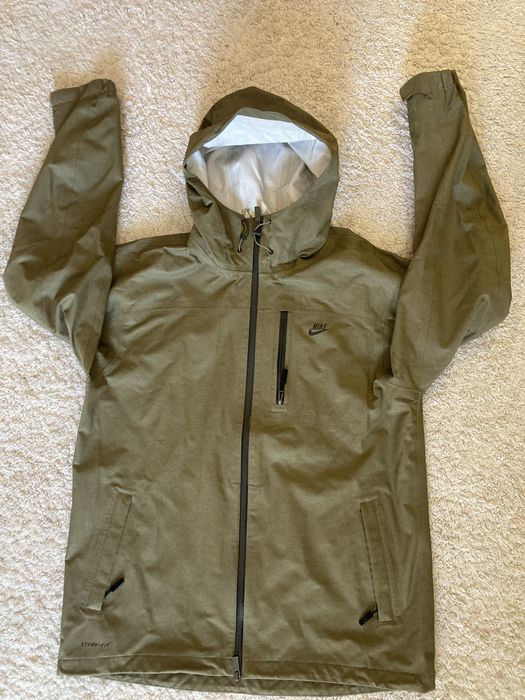 Geaca Nike L impermeabila membrana groasa