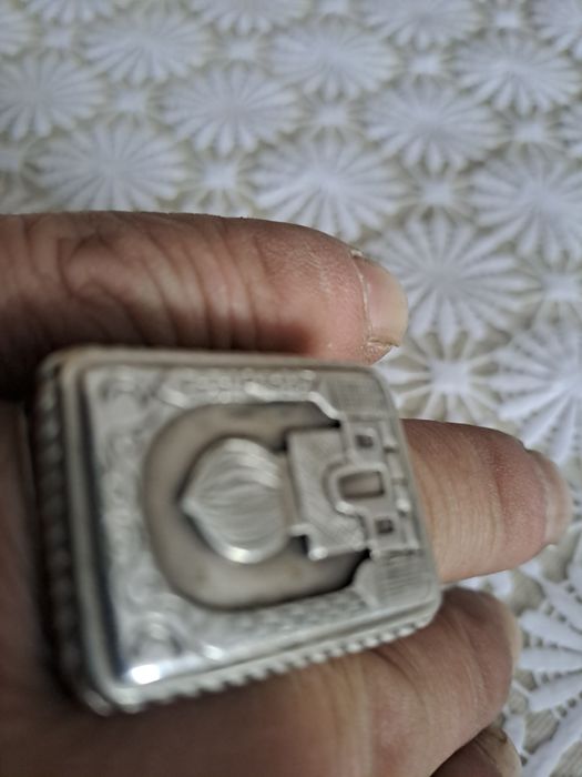 Продам серебро  печатку