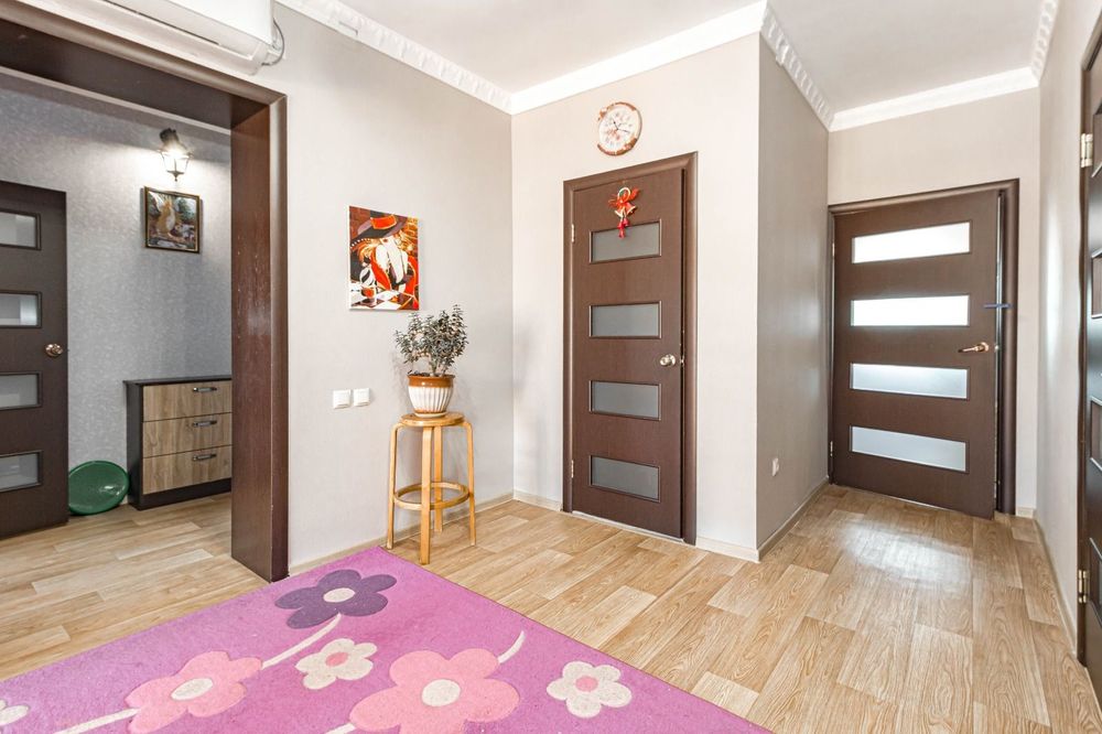 Срочно!!! Продажа дома 10 соток. Юго-Восток левая сторона . Торг