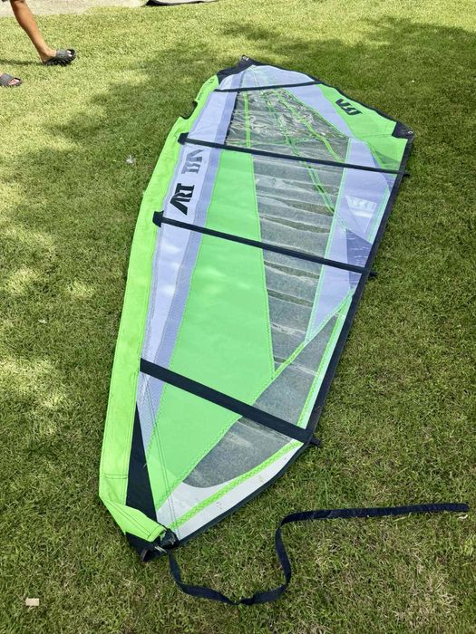 Уиндсърф екипировка- дъски, платна, финки, мачти, гикове