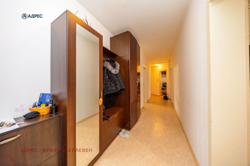Продава се Тристаен апартамент в Плевен, Широк център - 130 кв.м за 785 €/кв.м - Снимка #11
