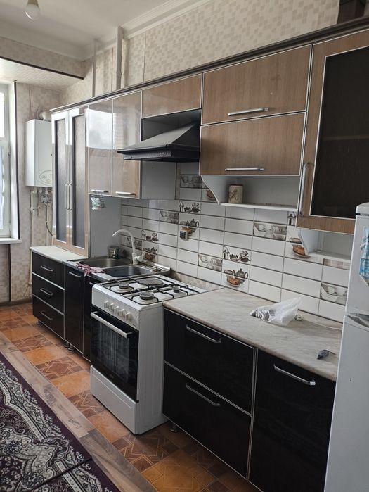 Kuxonniy mebel sotiladi