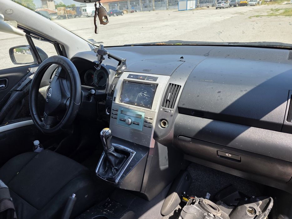 На части Тойота корола Версо 2.0d4d 116 к.с. /Toyota corolla verso 2.0