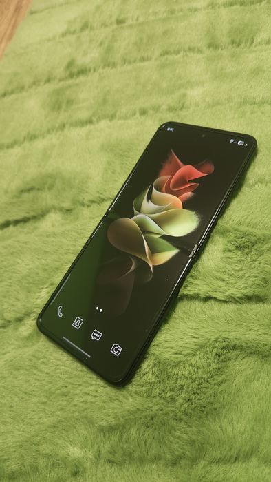 Samsung Galaxy Z Flip 3 impecabil