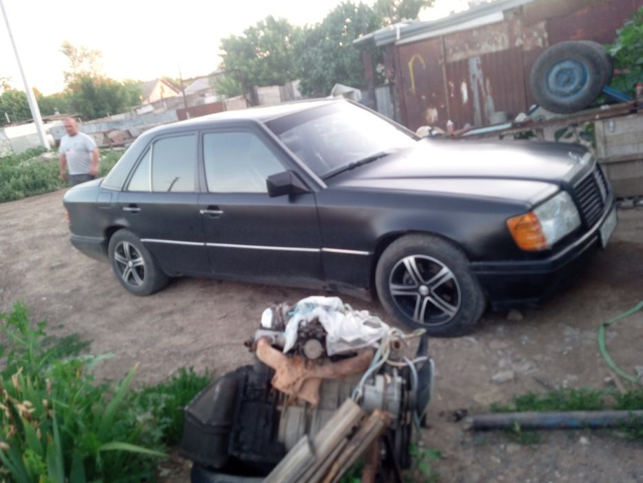 Продам мерседес 124
