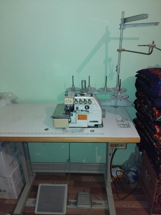 Аверлок продаётся срочно пити нитечный