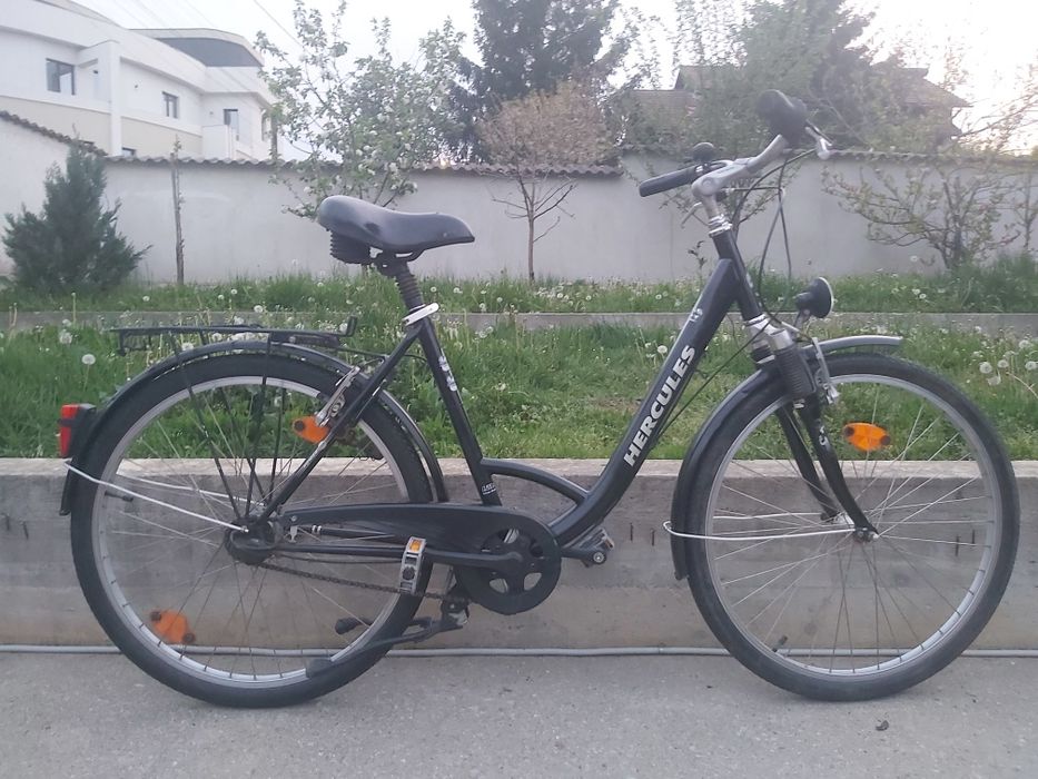 Vând trei biciclete