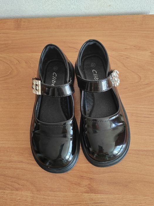 Туфли для девочки размер 33. В отличном состоянии