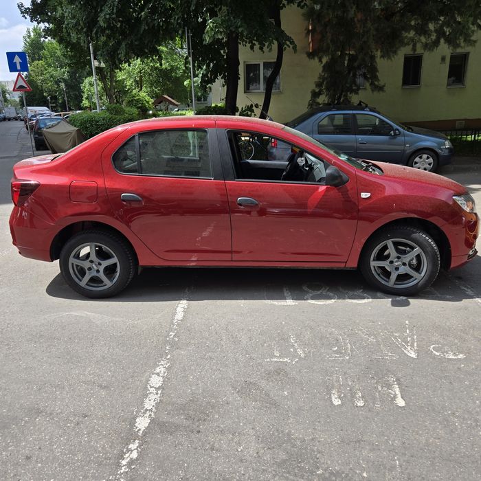 Mașină de închiriat