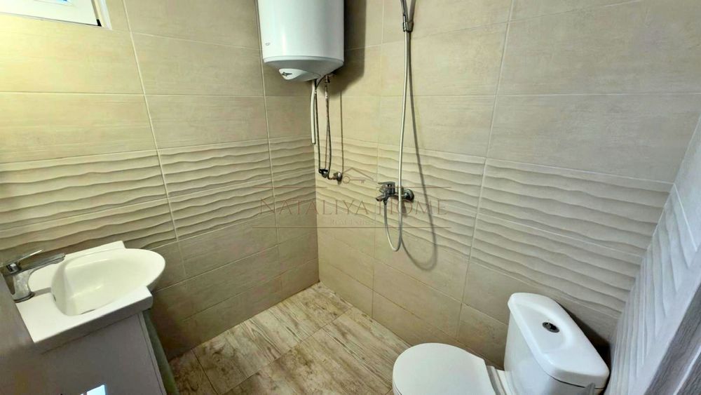 Дава се под наем Двустаен апартамент в Бургас, Сарафово - 70 кв.м за 418.71 € - Снимка #6