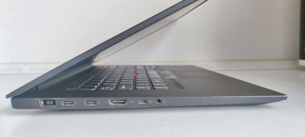 Lenovo ThinkPad P1 Gen 2 | i7-9750H | 16GB RAM | 500GB SSD | nVidia T1000 4GB