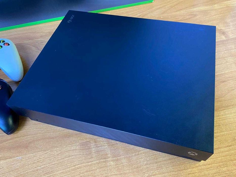 Xbox One X 1Tb 2 Геймпада Игры Mk11 Ufc и др