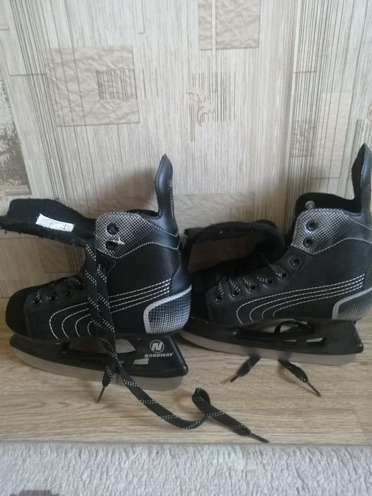 Продам коньки, отличного качества