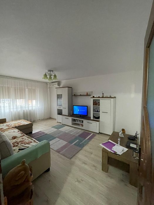 Închiriez Apartament - zona I-uri.
