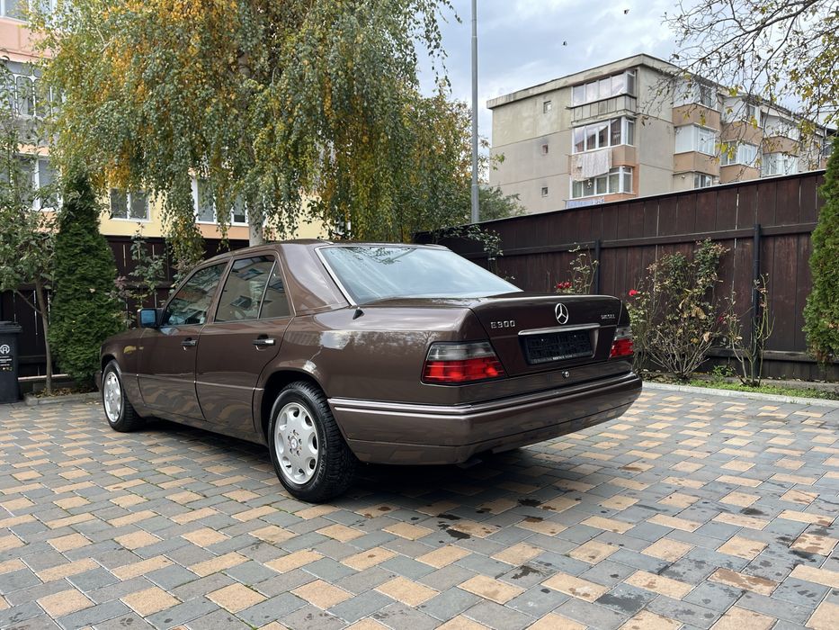 MERCEDES-BENZ E-Class 1993 — imagine 3