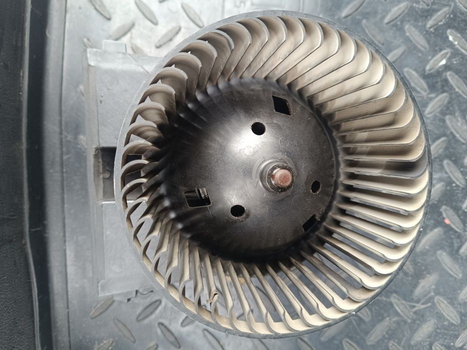 Вентилятор печки Пассат В5.