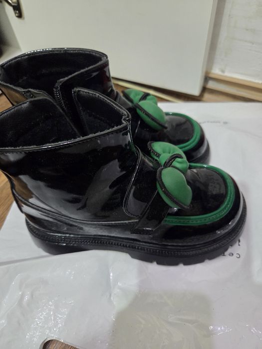 Продаются ботинки